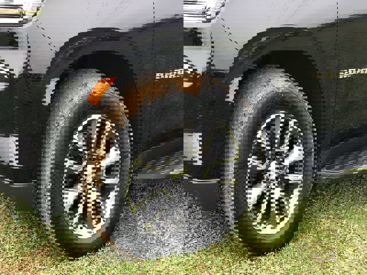 Used 2021 Chevrolet Suburban LT w/ LT Signature Plus Package image 2