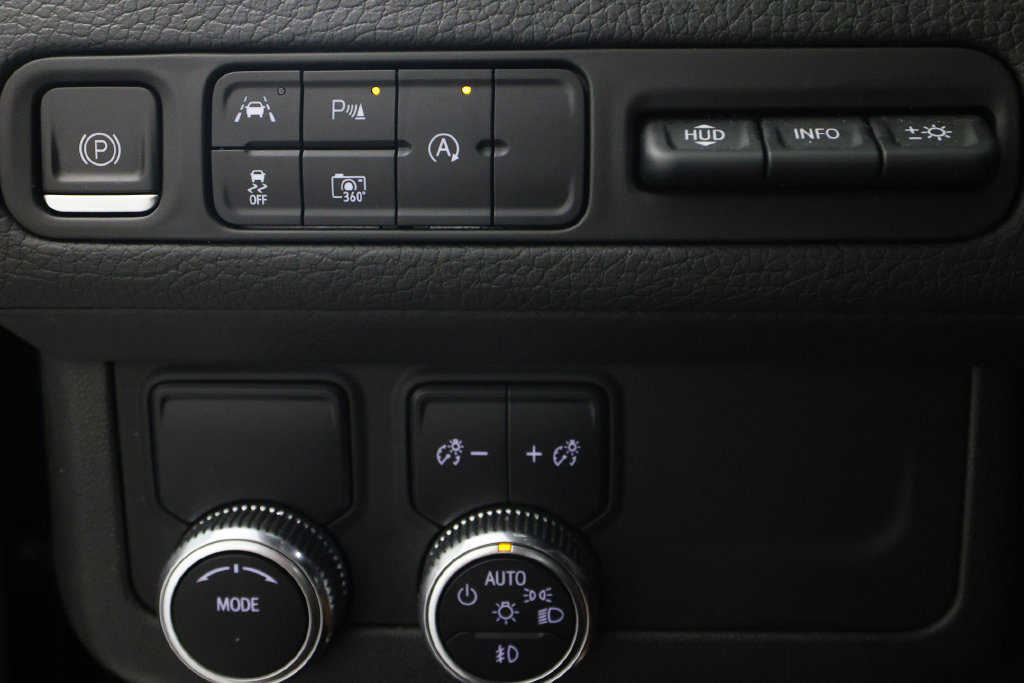 Used 2023 GMC Yukon XL Denali RWD image 25