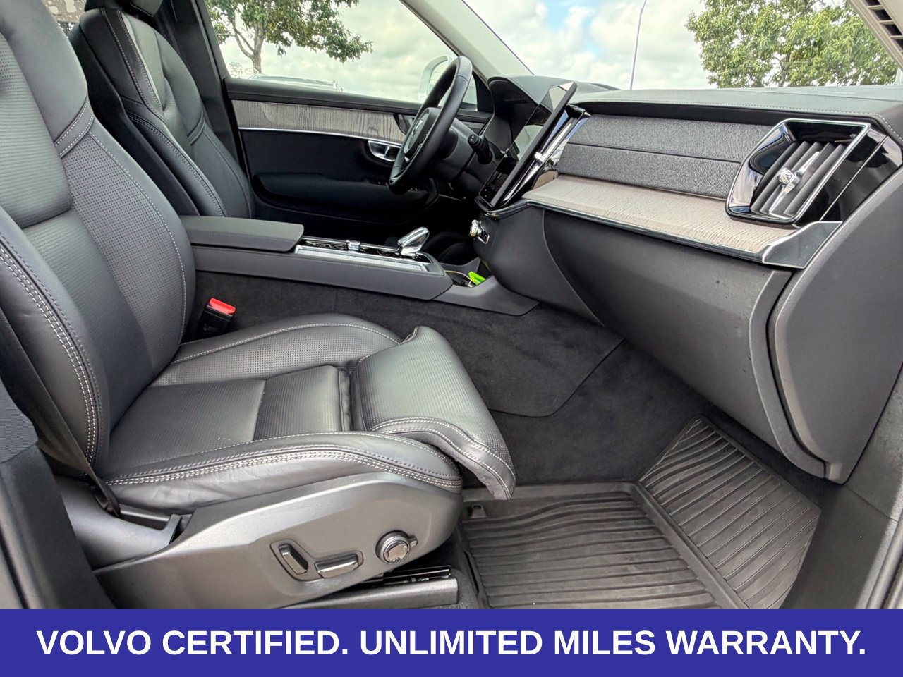 Certified 2025 Volvo XC90 T8 Ultra w/ Protection Package Premier AWD/4WD image 39