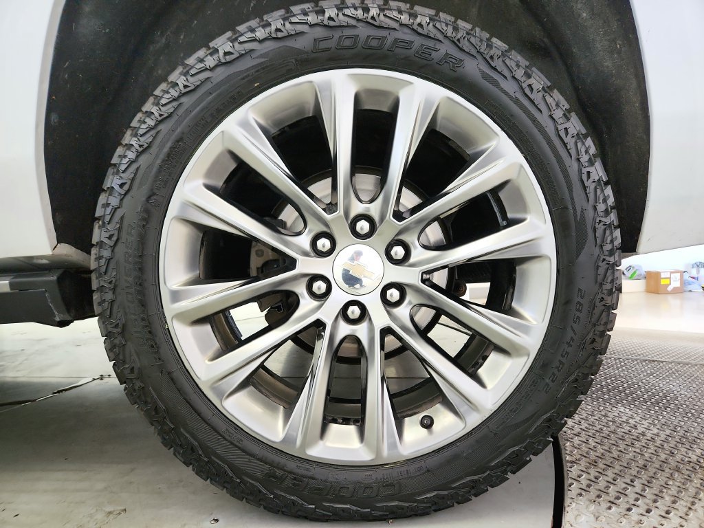 Used 2019 Chevrolet Suburban Premier w/ Premier Plus Edition AWD/4WD image 41