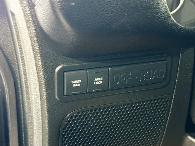 Used 2017 Jeep Wrangler Unlimited Rubicon w/ Connectivity Group image 11