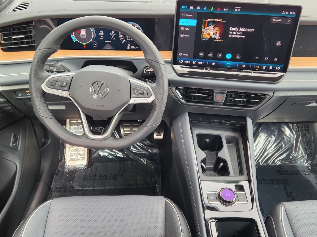 New 2027 Volkswagen Tiguan SEL R-Line AWD/4WD image 2