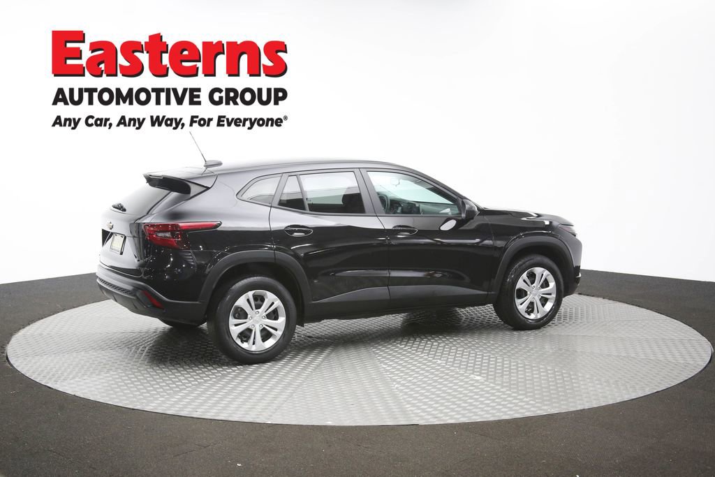 Used 2024 Chevrolet Trax LS FWD image 41