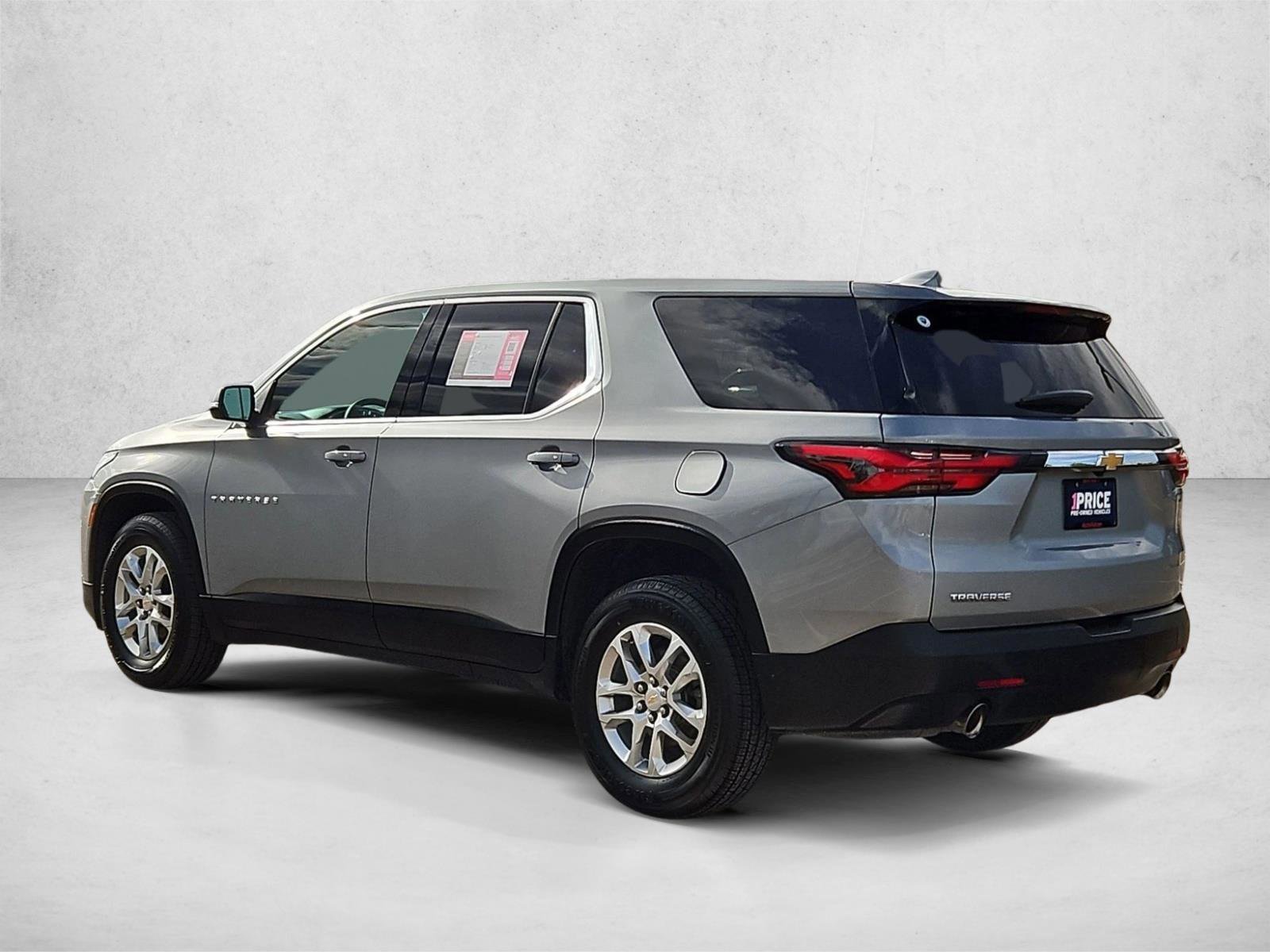 Used 2023 Chevrolet Traverse LS FWD image 8