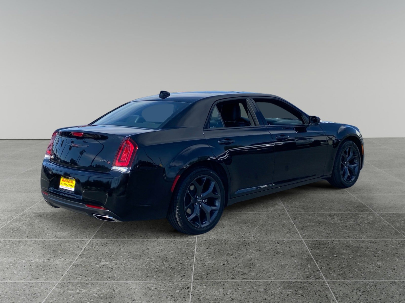 Used 2023 Chrysler 300 S RWD image 5