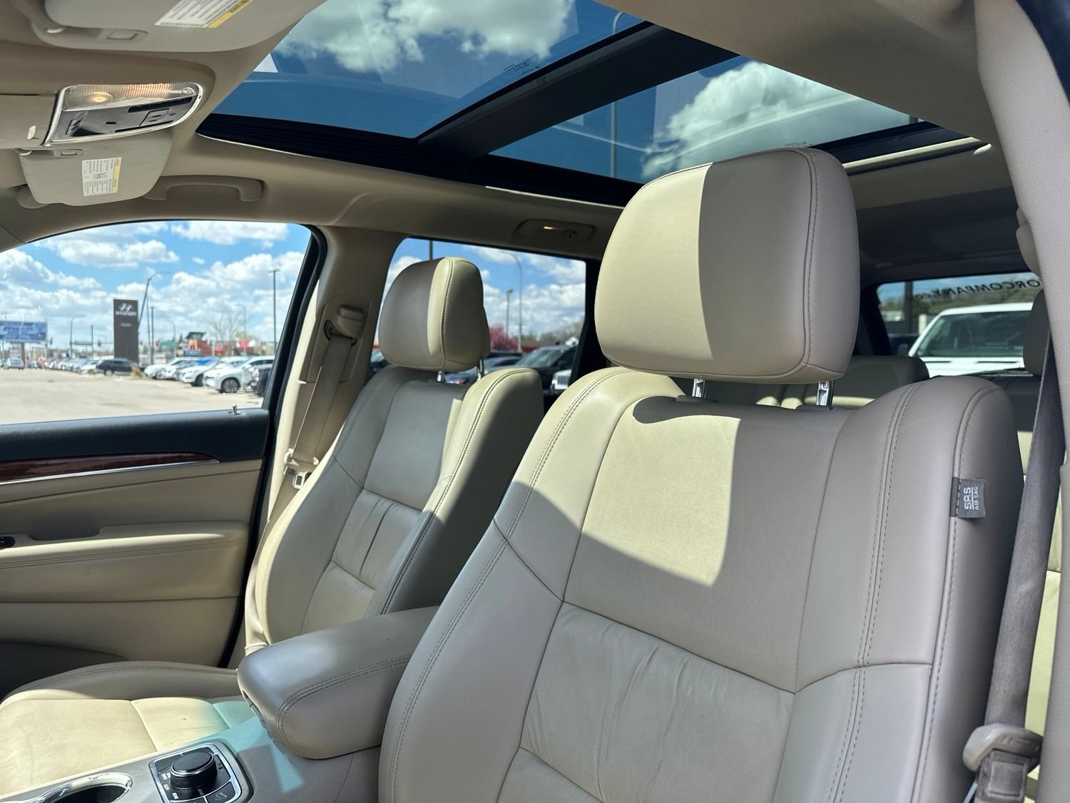 Used 2011 Jeep Grand Cherokee Limited AWD/4WD image 12