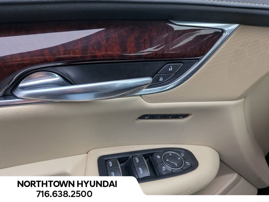 Used 2018 Cadillac XT5 Luxury w/ Driver Awareness Package AWD/4WD image 26