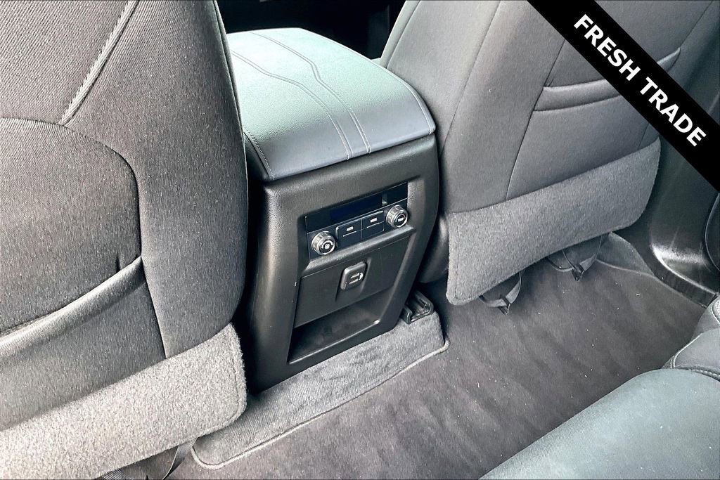 Used 2021 Chevrolet Traverse LT FWD image 10
