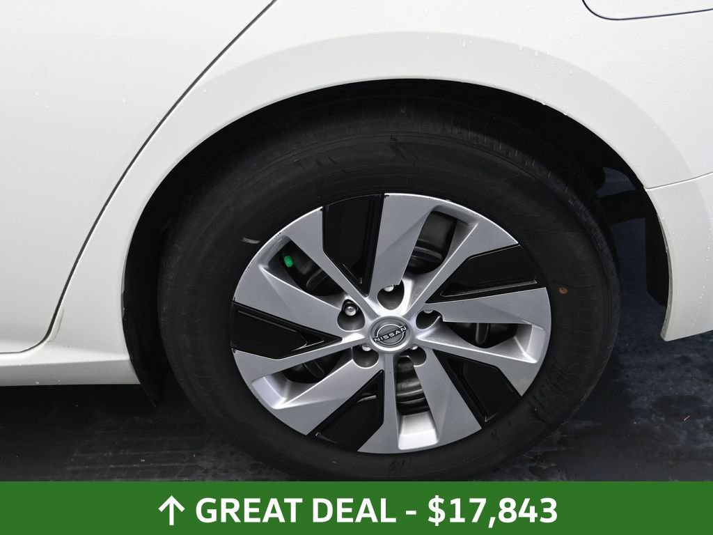 Used 2024 Nissan Altima 2.5 S FWD image 15