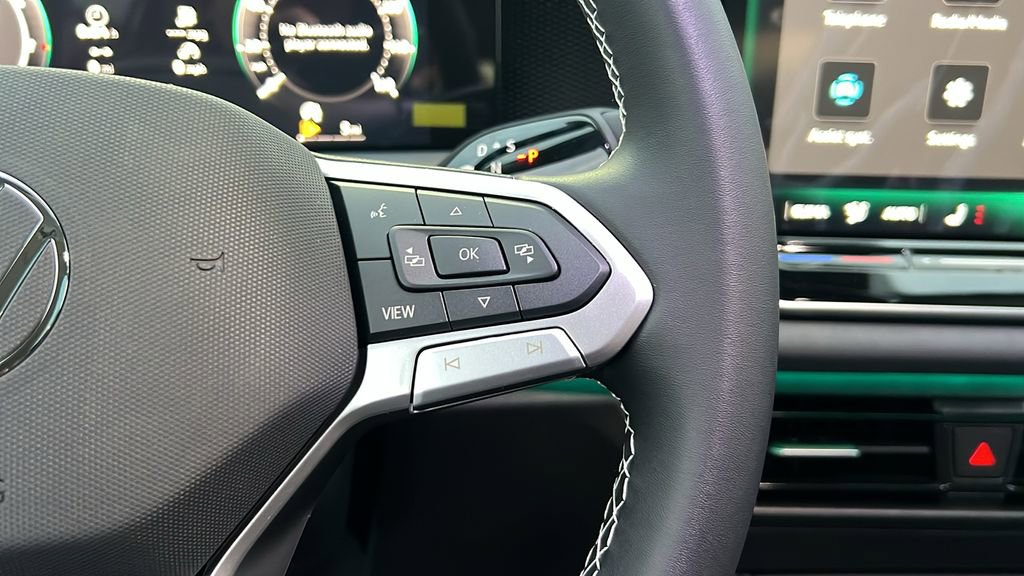 New 2026 Volkswagen Tiguan SE image 30