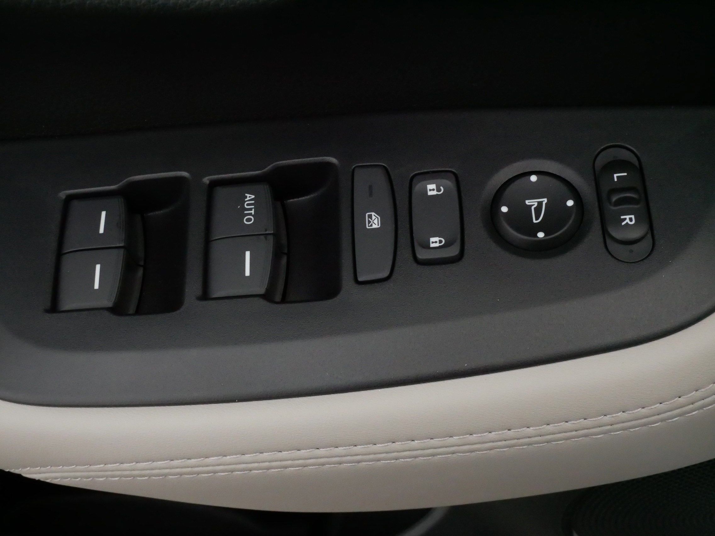 Certified 2026 Honda HR-V LX image 19