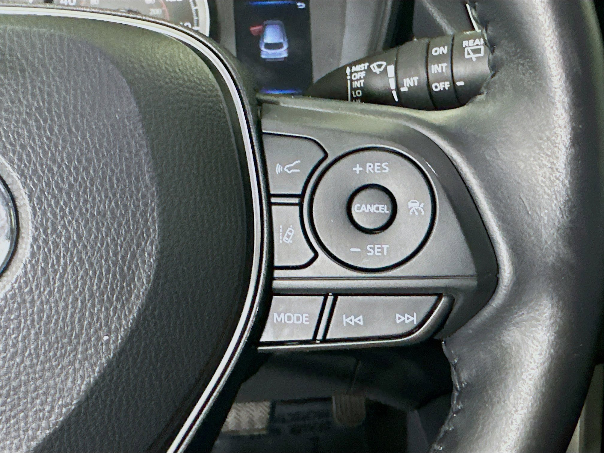 Used 2022 Toyota Corolla Cross LE image 17