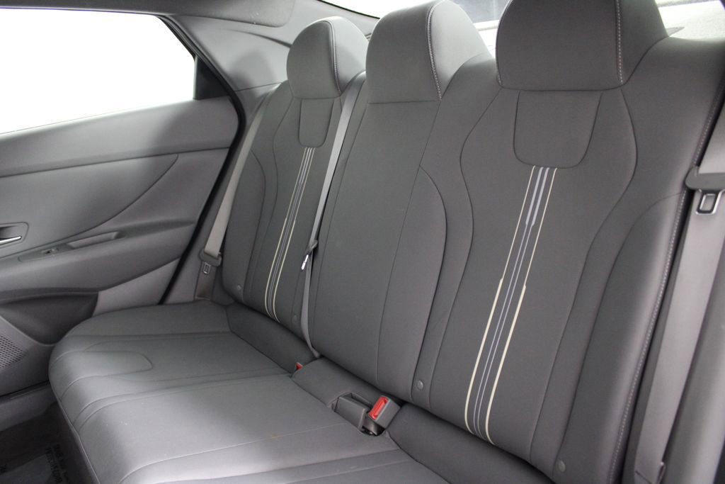 Certified 2023 Hyundai Elantra SEL w/ Convenience Package image 19