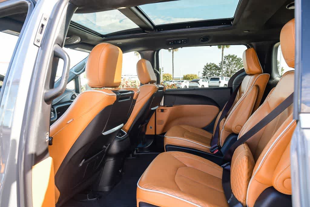 Used 2022 Chrysler Pacifica Pinnacle FWD image 19