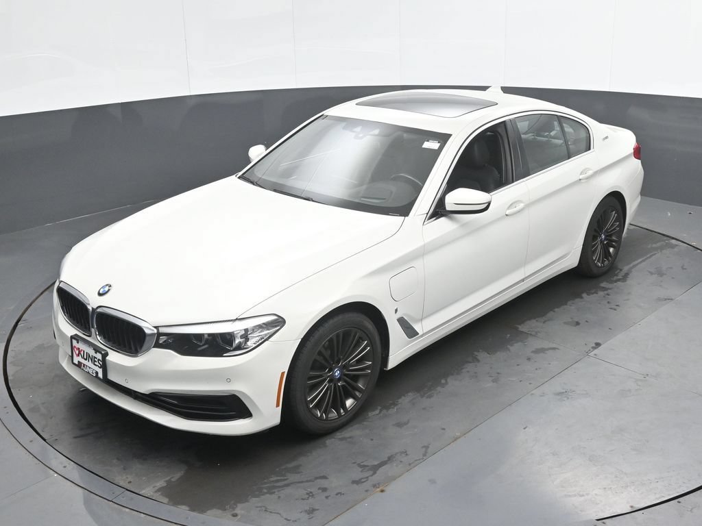 Used 2019 BMW 530e xDrive w/ Convenience Package AWD/4WD image 38