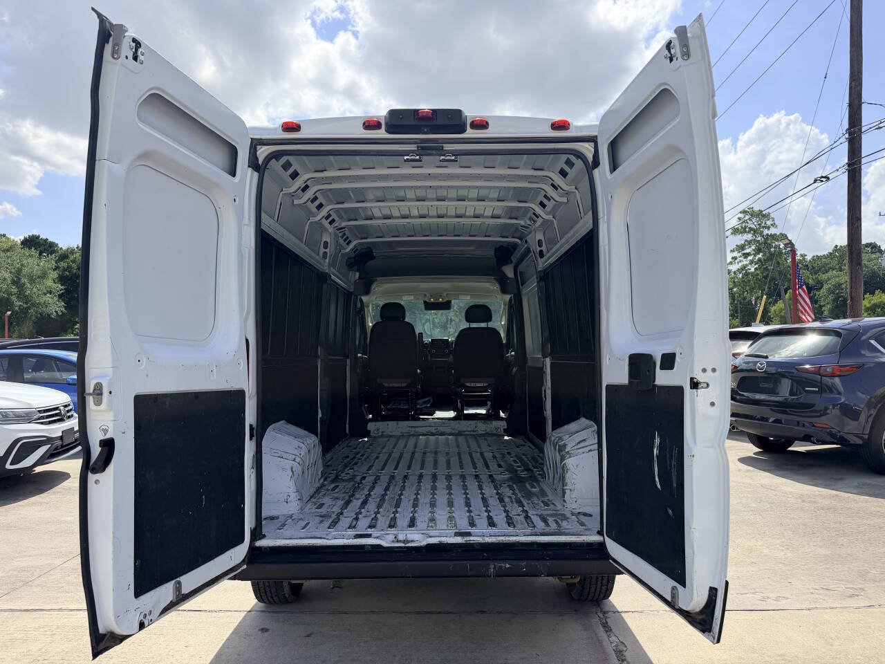 Used 2023 RAM ProMaster 2500 FWD image 9
