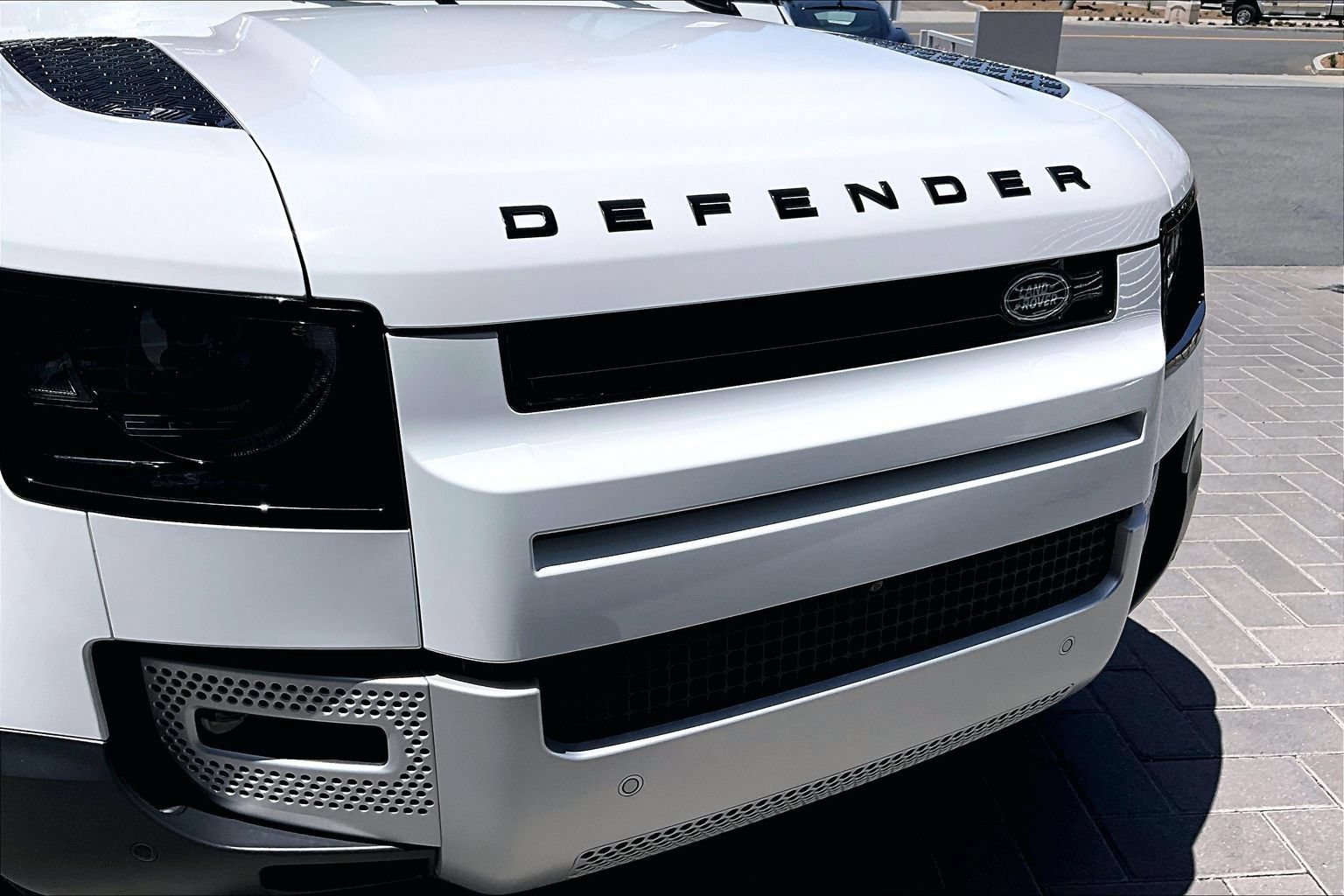 Certified 2024 Land Rover Defender 110 S AWD/4WD image 28