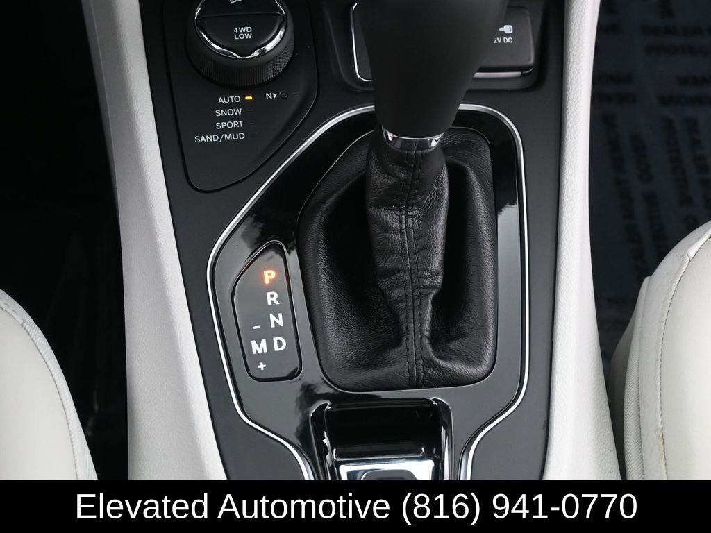 Used 2019 Jeep Cherokee Limited w/ Technology Group image 24