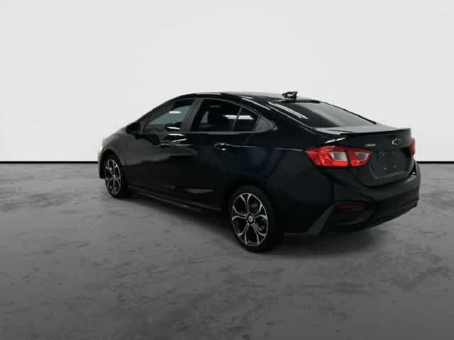 Used 2019 Chevrolet Cruze LT w/ Convenience Package FWD image 9