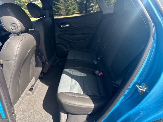 New 2026 Chevrolet Trax LT w/ Sunroof Package FWD image 27