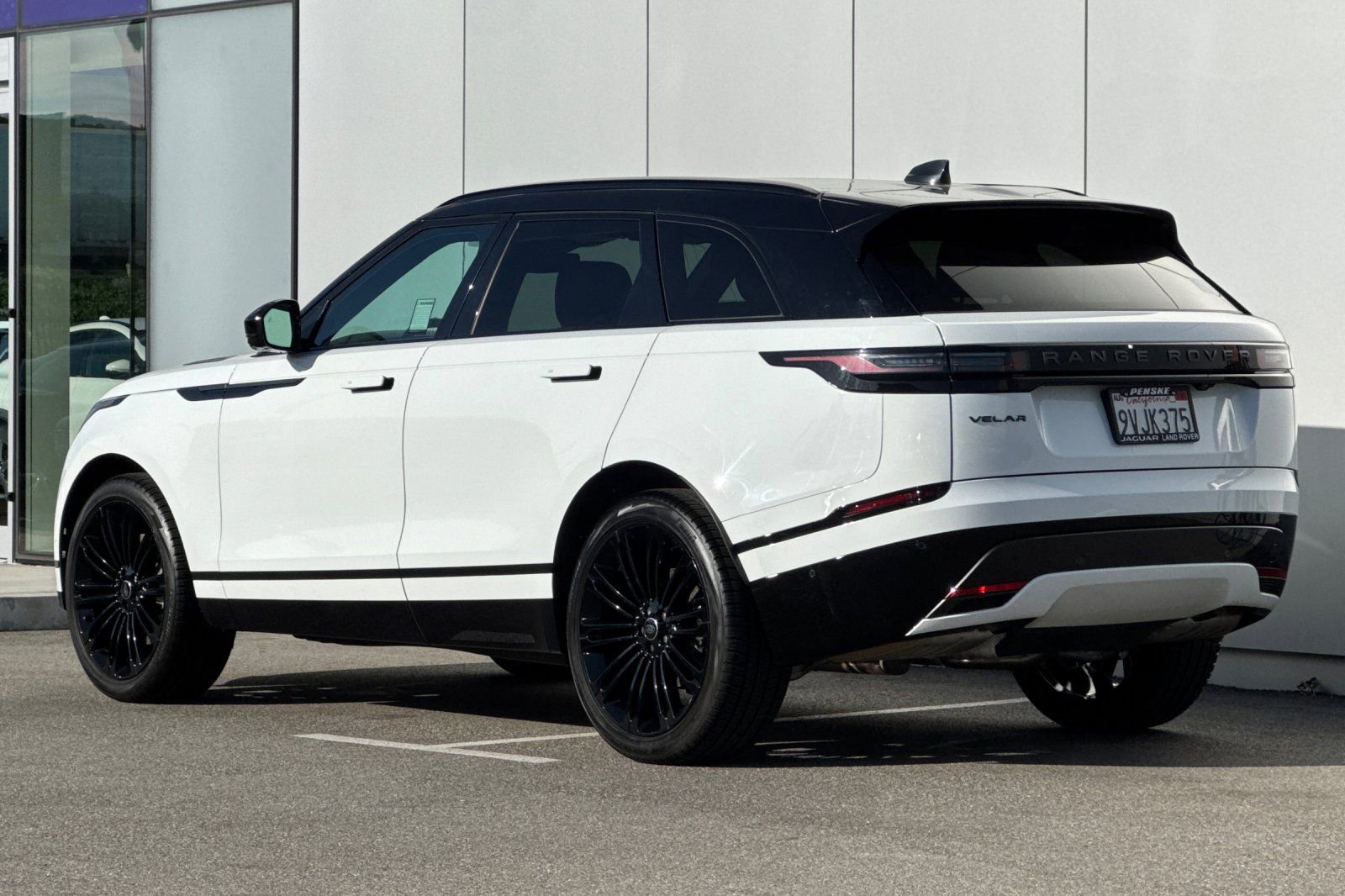 Used 2026 Land Rover Range Rover Velar Dynamic SE image 3