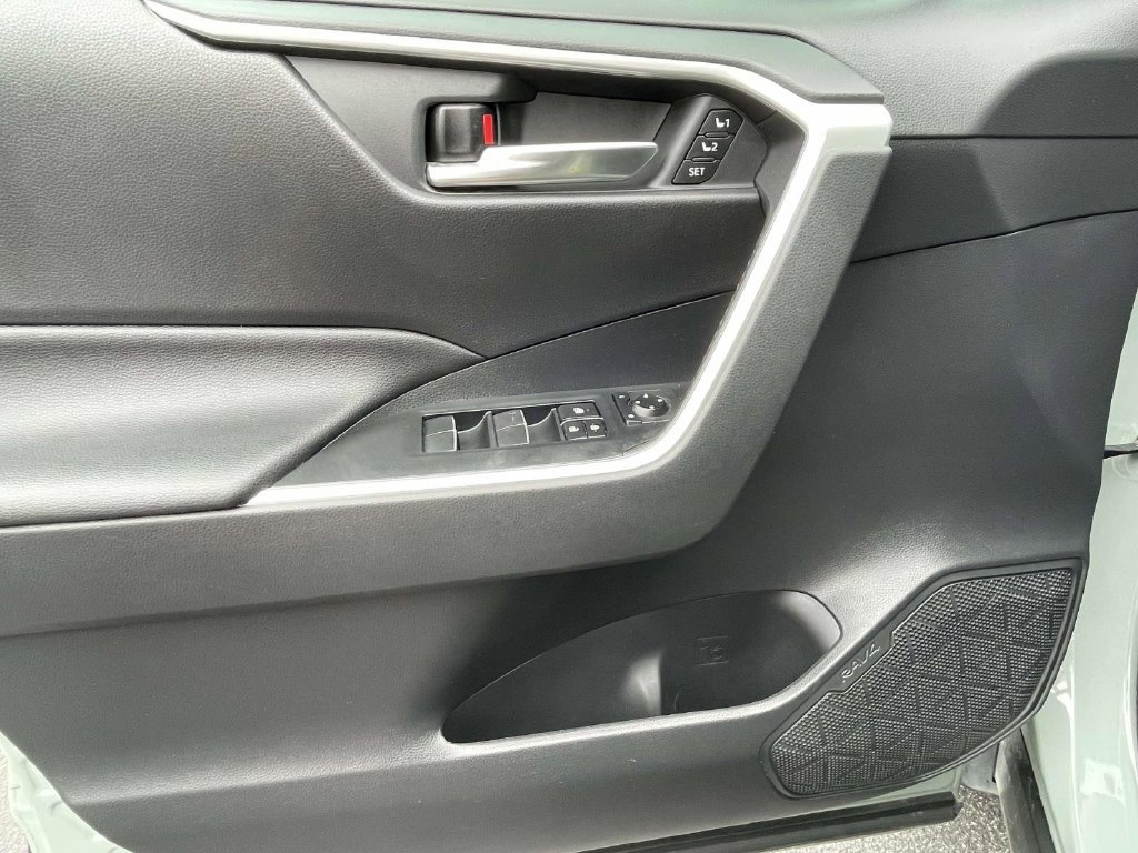 Used 2019 Toyota RAV4 XLE Premium w/ Cold Weather Package FWD image 26