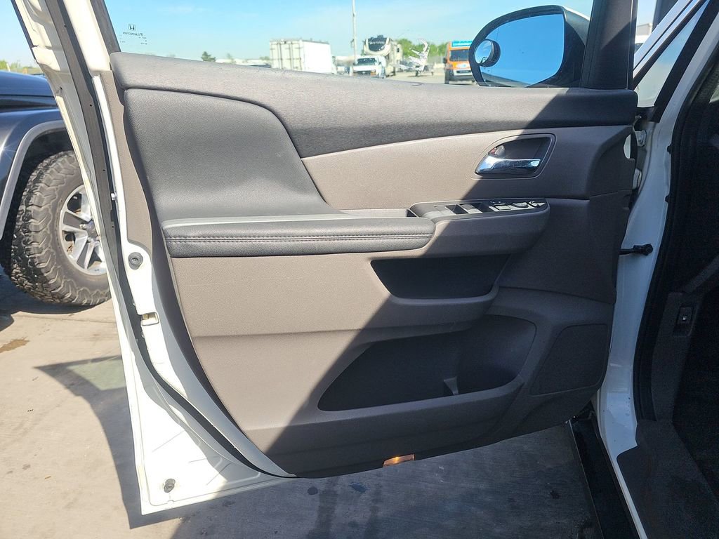 Used 2016 Honda Odyssey EX-L image 11
