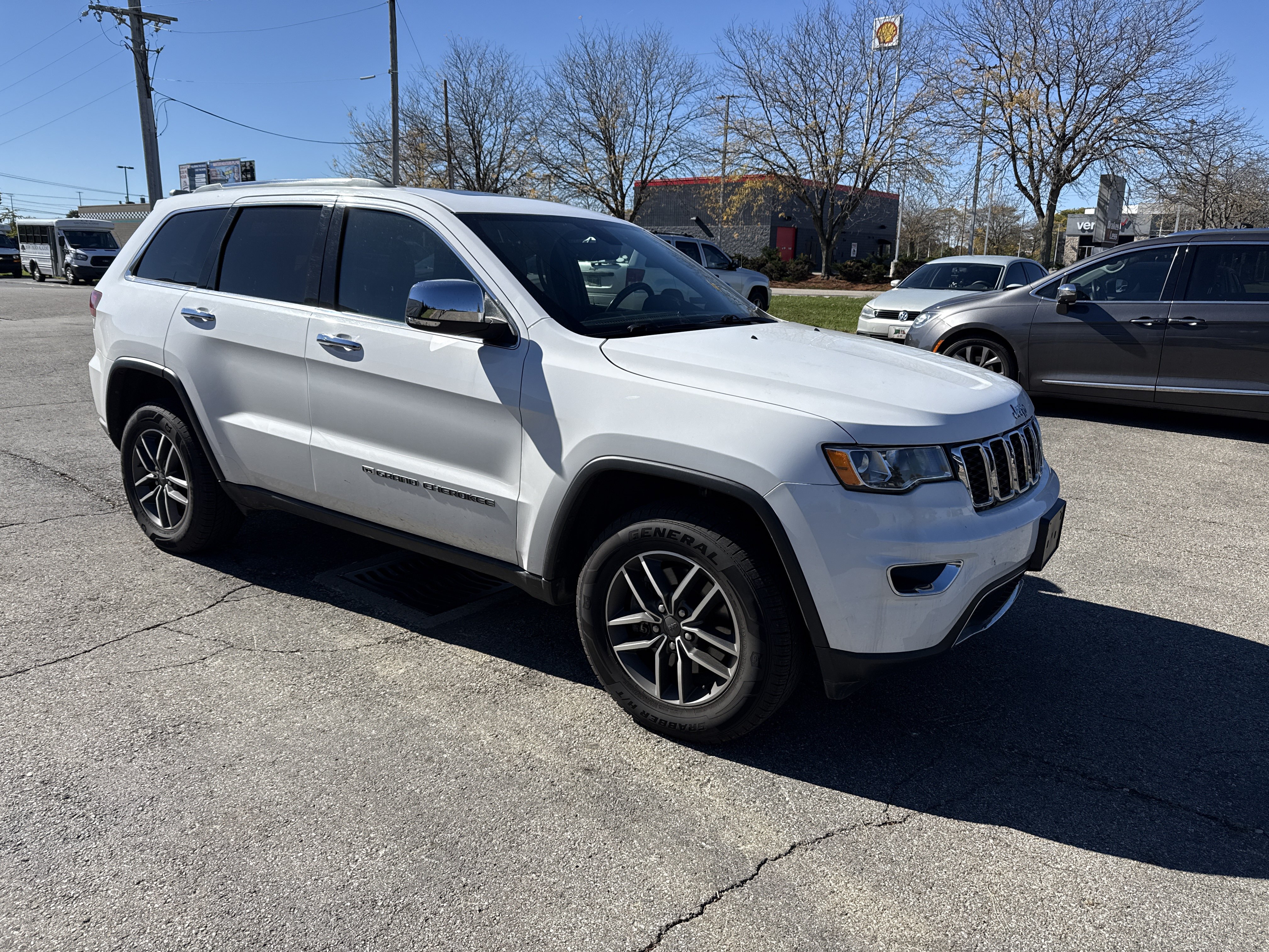 Used 2022 Jeep Grand Cherokee Limited AWD/4WD image 3