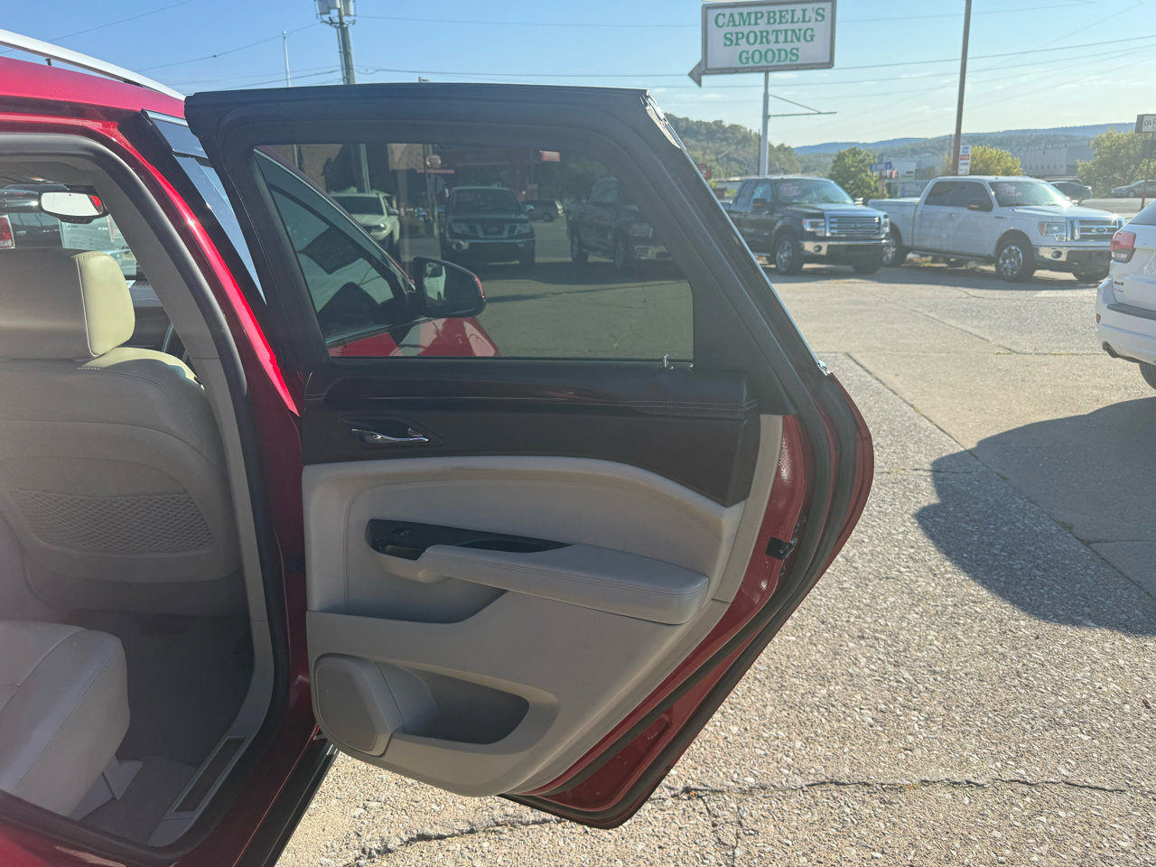 Used 2015 Cadillac SRX Luxury w/ Driver Awareness Package image 73