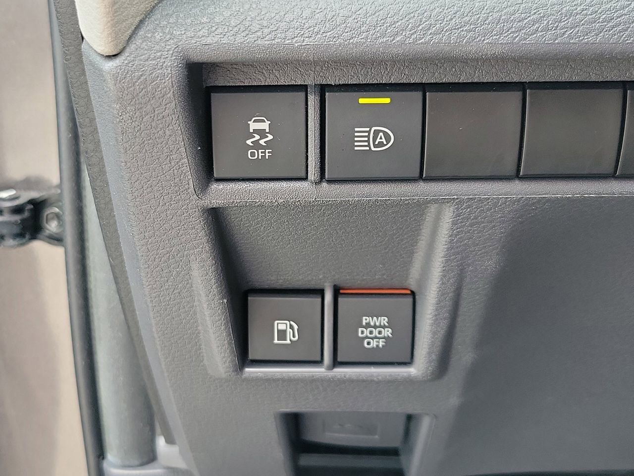 Used 2024 Toyota Sienna XLE FWD image 33