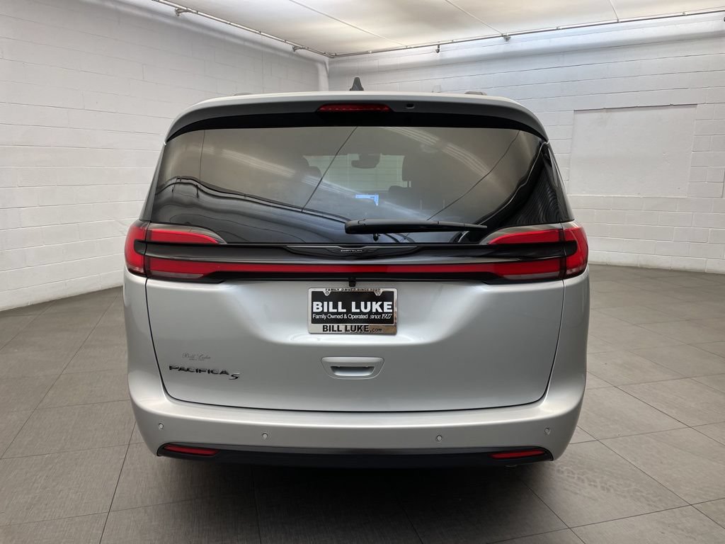 New 2026 Chrysler Pacifica Select FWD image 5