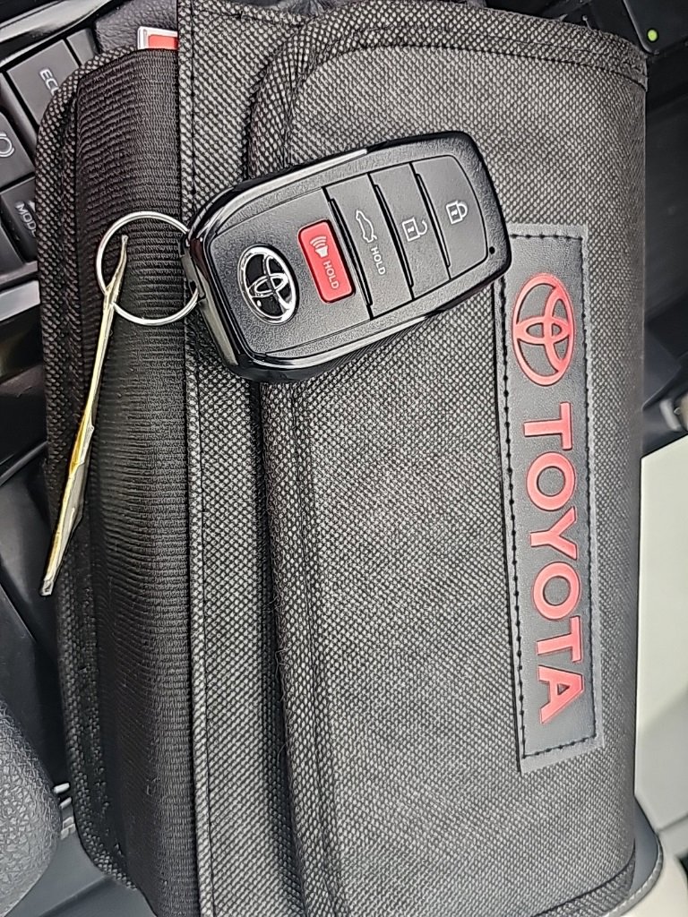 Used 2025 Toyota Camry SE image 24