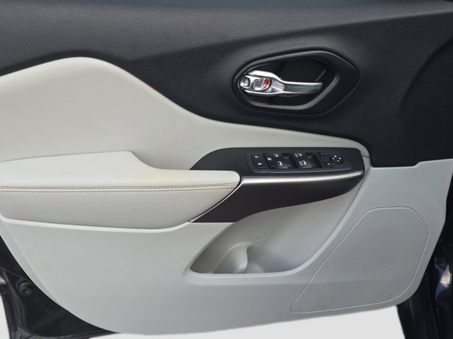 Used 2022 Jeep Cherokee Latitude Lux image 16