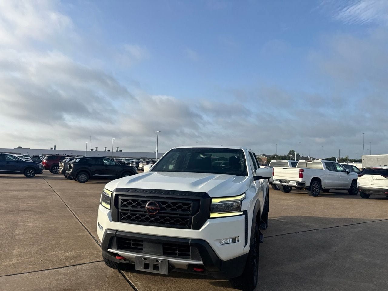Used 2022 Nissan Frontier Pro-X RWD image 6