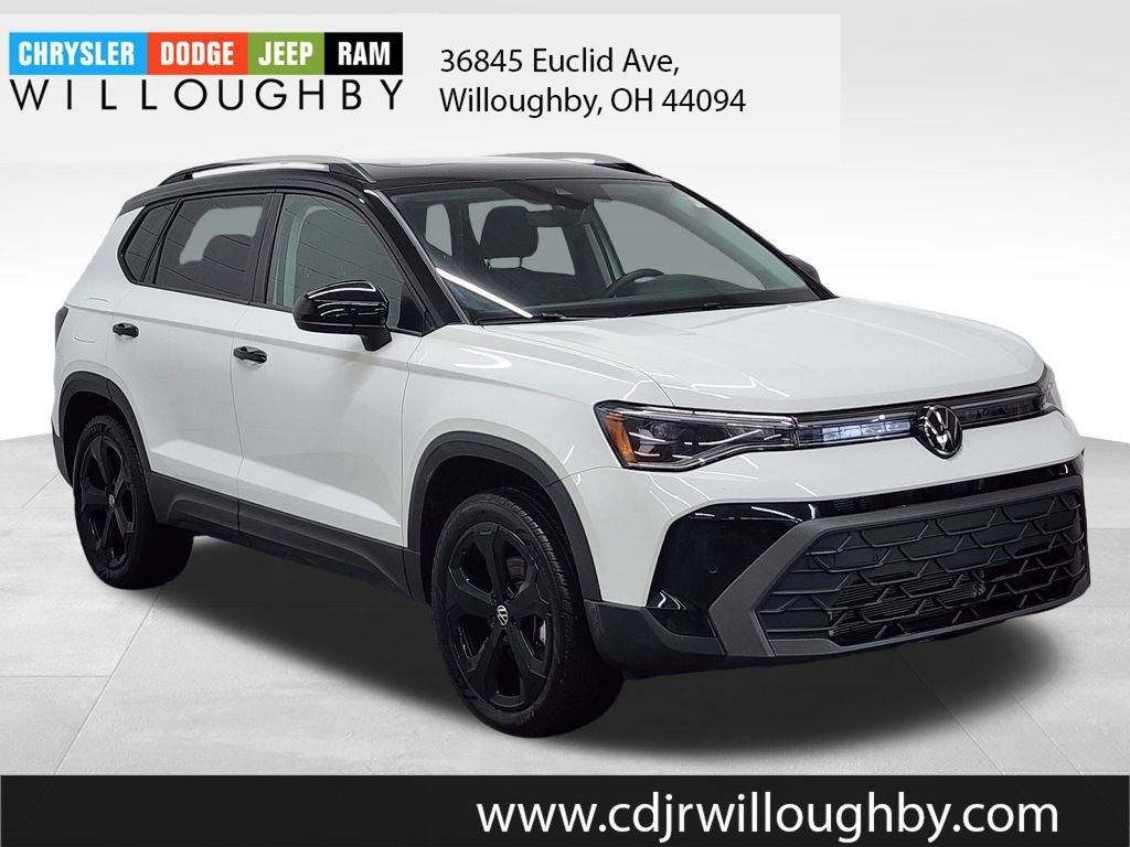 Used 2025 Volkswagen Taos SE image 3