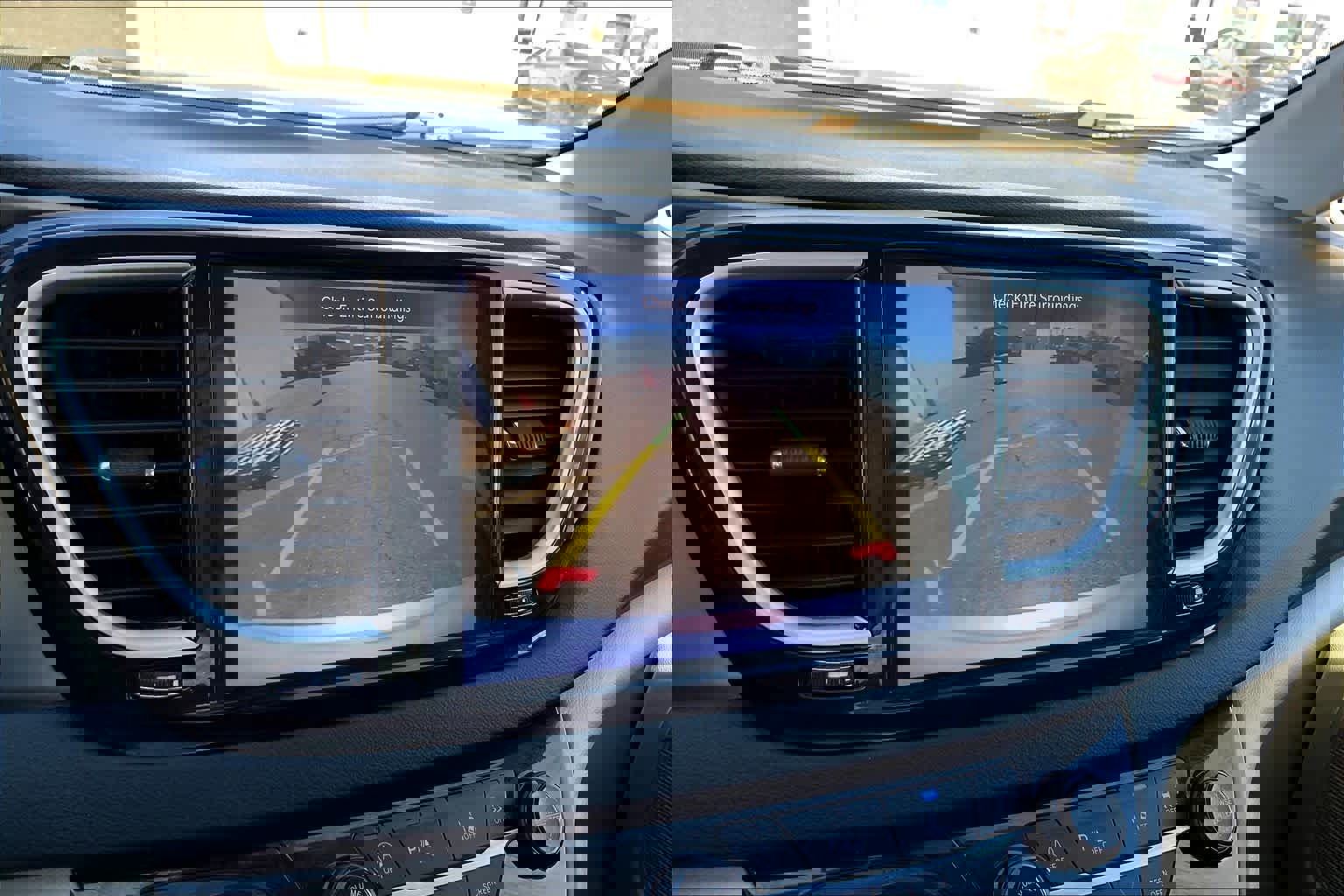 Used 2024 Chrysler Pacifica Touring-L FWD image 27