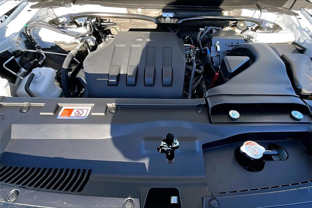 New 2026 Mitsubishi Eclipse Cross Black Edition image 10