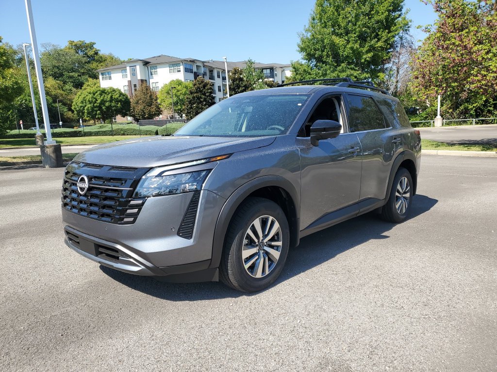 New 2026 Nissan Pathfinder SL FWD image 2