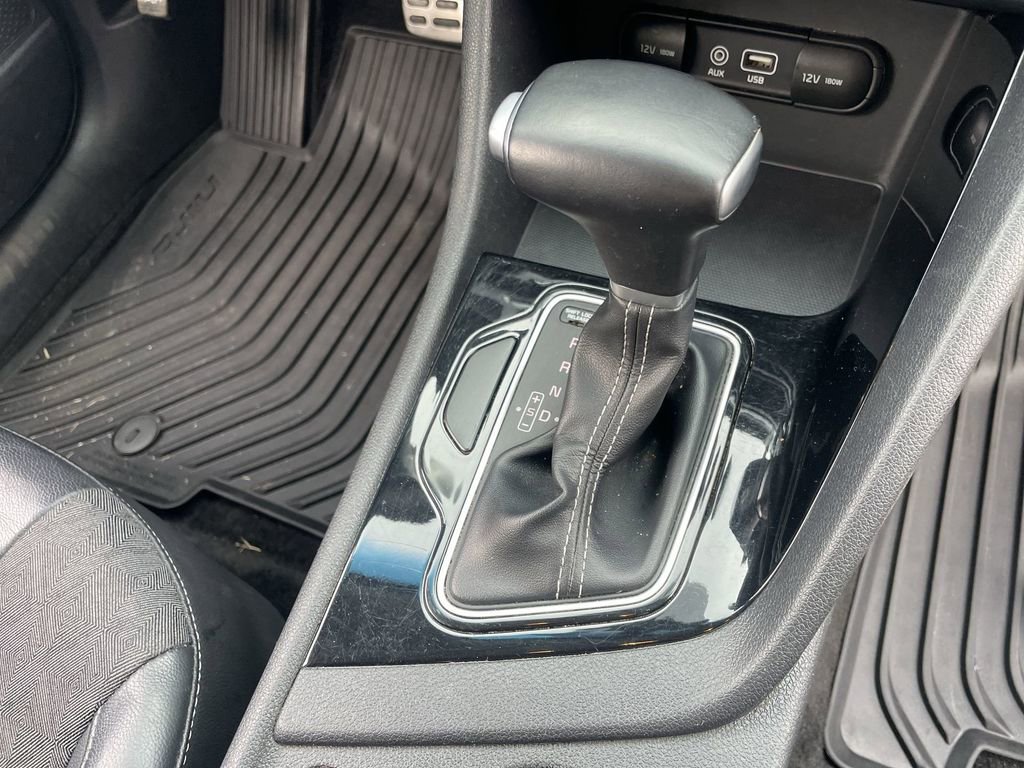 Used 2017 Kia Niro EX image 27