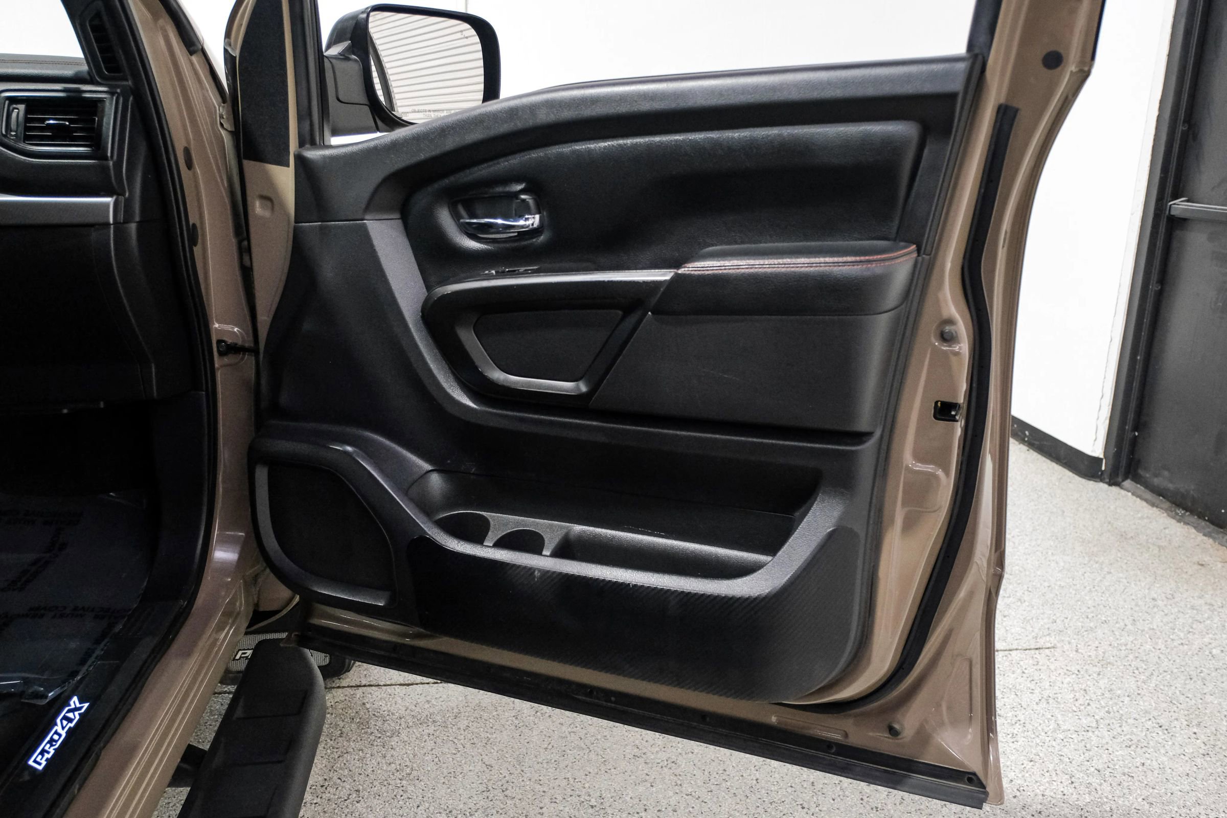 Used 2021 Nissan Titan PRO-4X w/ Off Road Protection Package image 43
