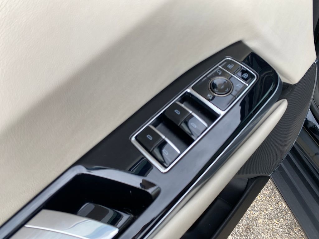 Used 2025 Cadillac Escalade Sport image 13