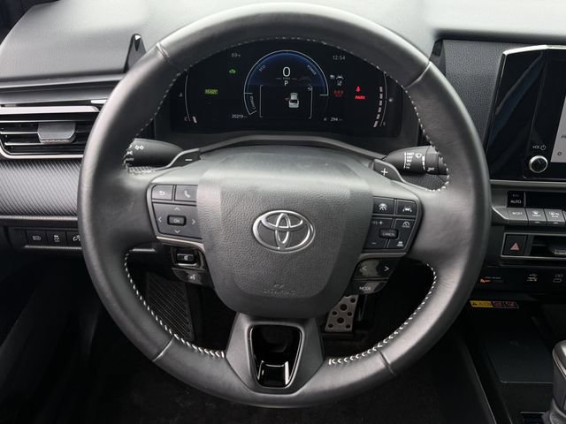 Used 2025 Toyota Camry SE FWD image 13