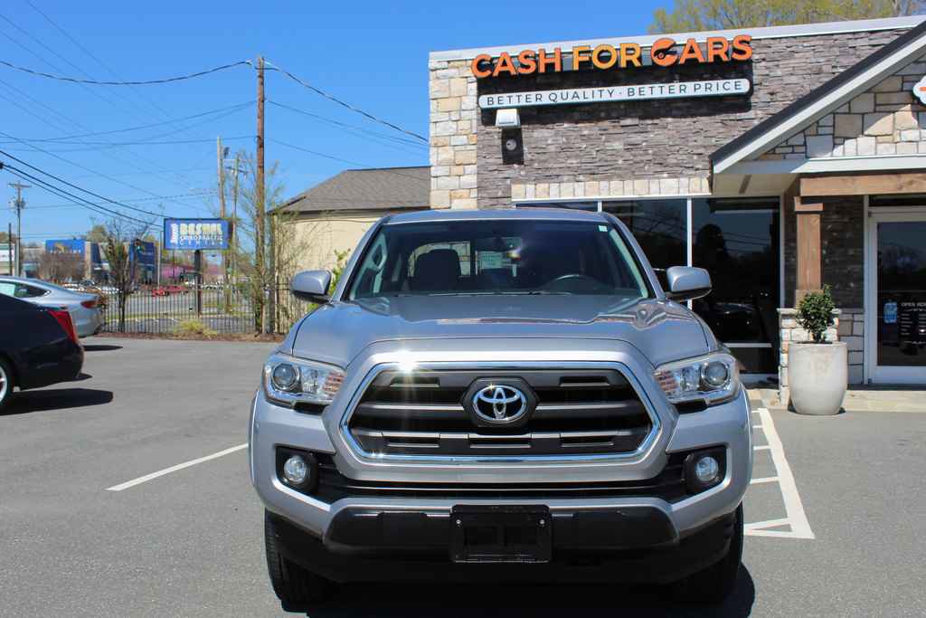 Used 2016 Toyota Tacoma SR5 w/ SR5 Appearance Package (SN) image 2
