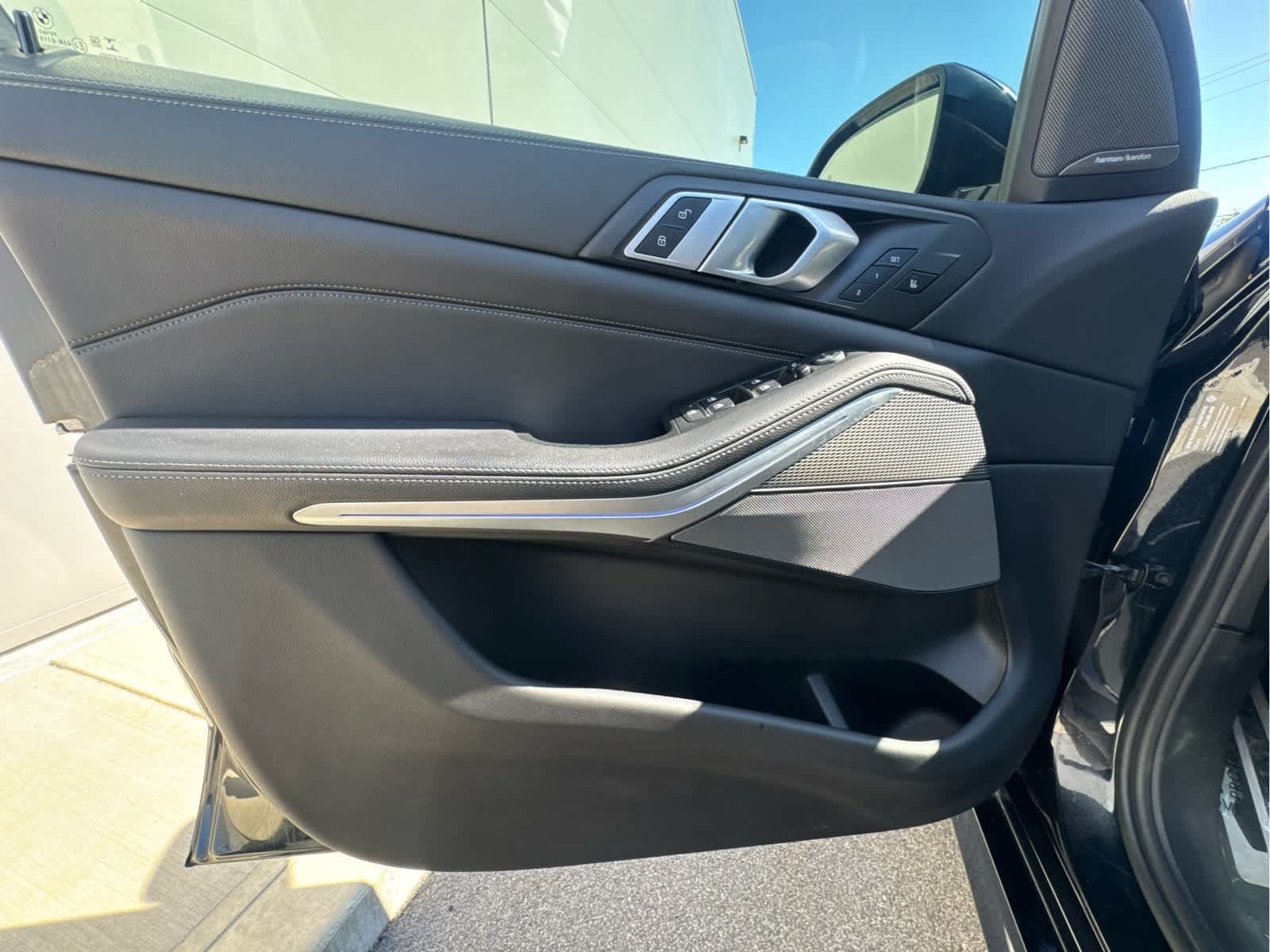 Used 2020 BMW X5 M50i w/ Premium Package AWD/4WD image 14