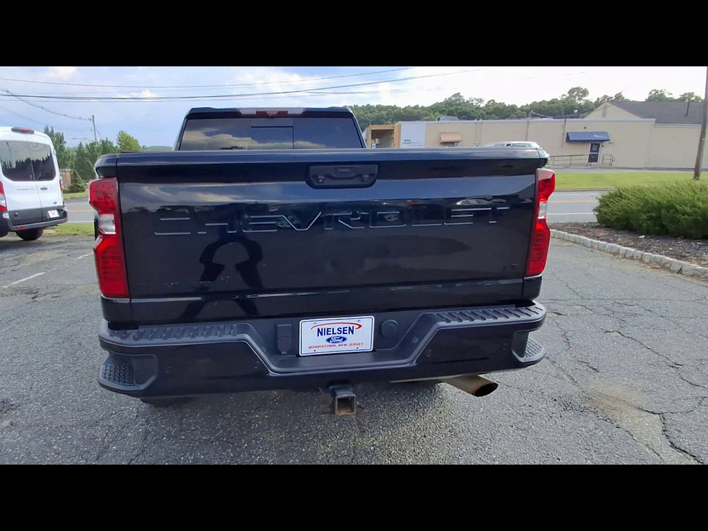 Used 2022 Chevrolet Silverado 2500 LT w/ Midnight Edition AWD/4WD image 7