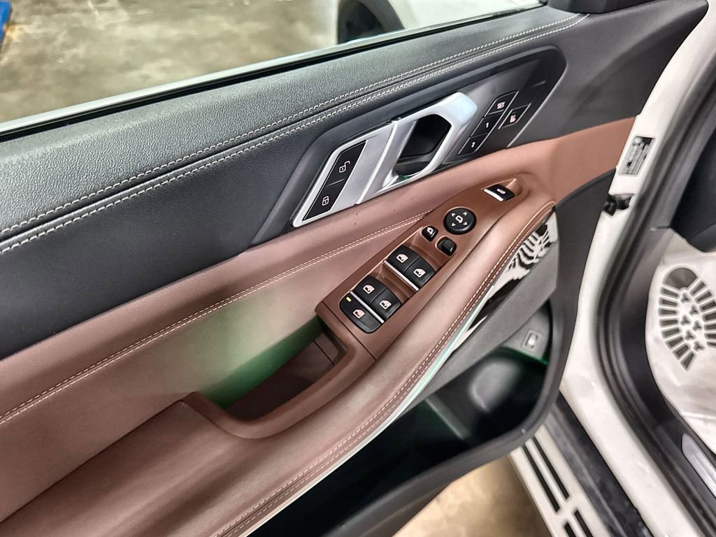 Used 2025 BMW X5 xDrive50e image 14