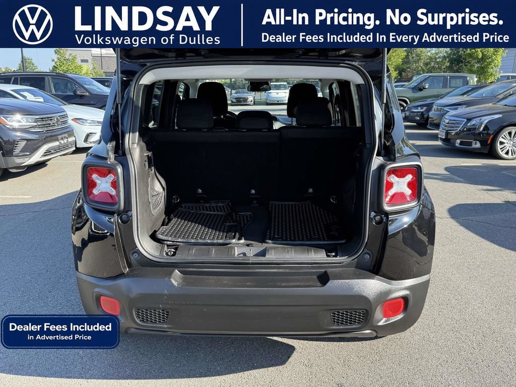 Used 2016 Jeep Renegade Latitude w/ Cold Weather Group FWD image 15
