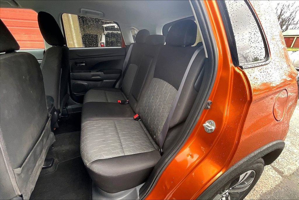 Used 2020 Mitsubishi Outlander Sport SE AWD/4WD image 25