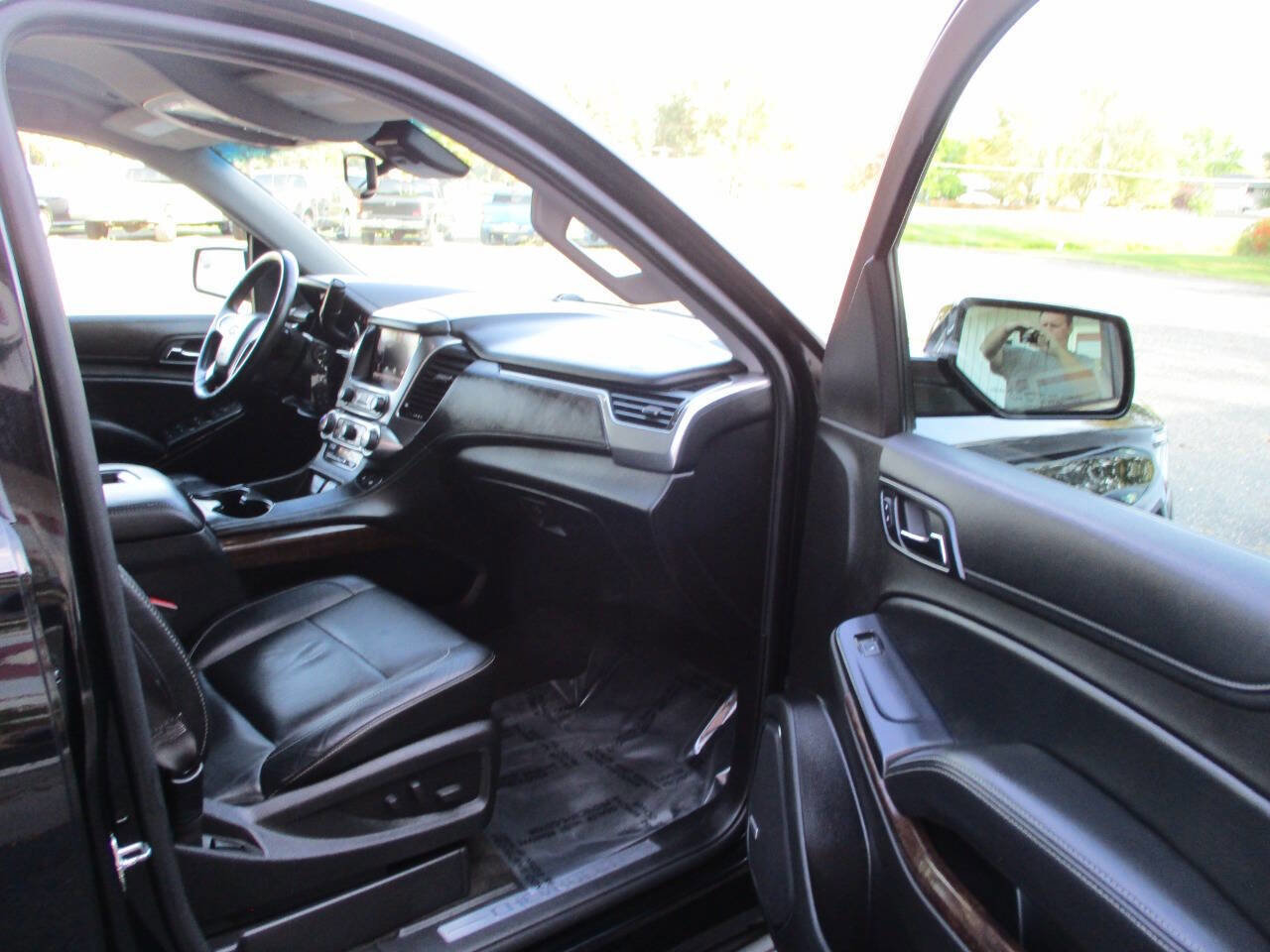 Used 2015 Chevrolet Suburban LT image 28