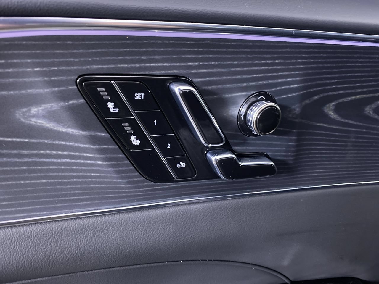 Certified 2024 Cadillac Lyriq Sport AWD/4WD image 9